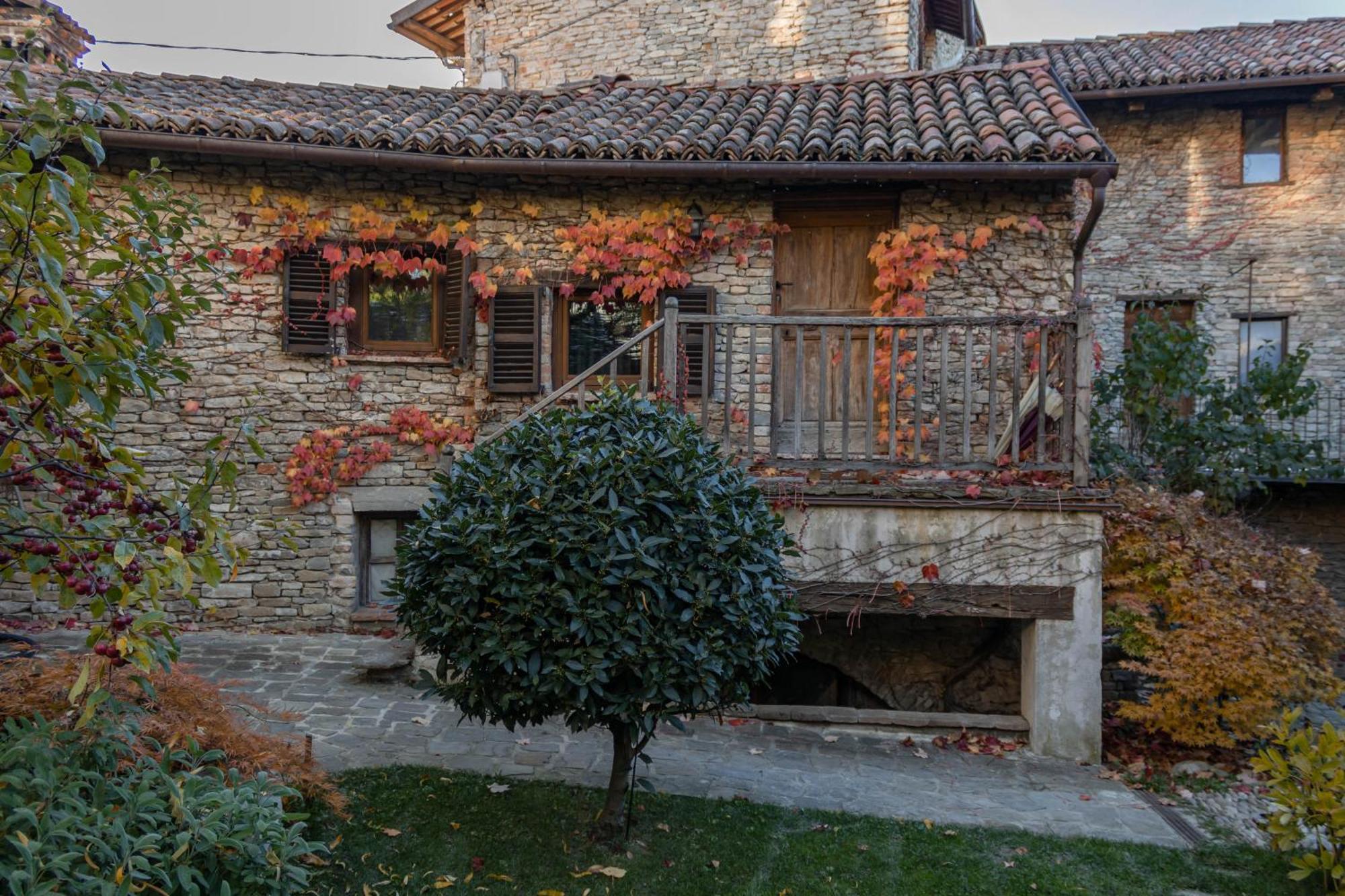 Number 10 Locanda B&B Belvedere Langhe Extérieur photo